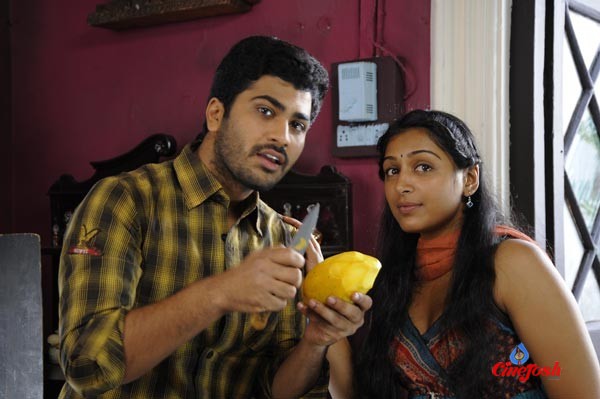 Andari Banduvaya Movie Stills - 6 / 12 photos